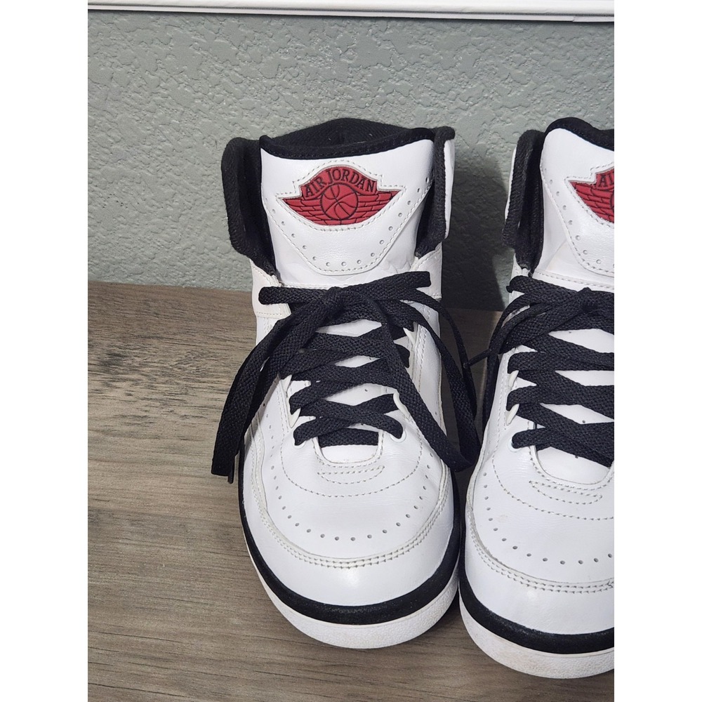 Air Jordan 2 Retro Mid Chicago US Women's Size 7.5 Red White Black Hi-top 2022 - Picture 8 of 15